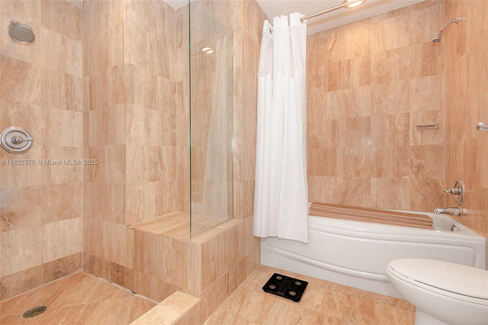 MET 1 CONDO - Residential