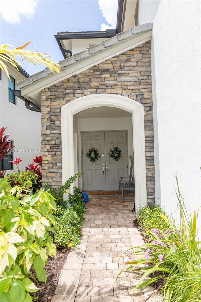 PEMBROKE LAKES SOUTH - Residential Lease