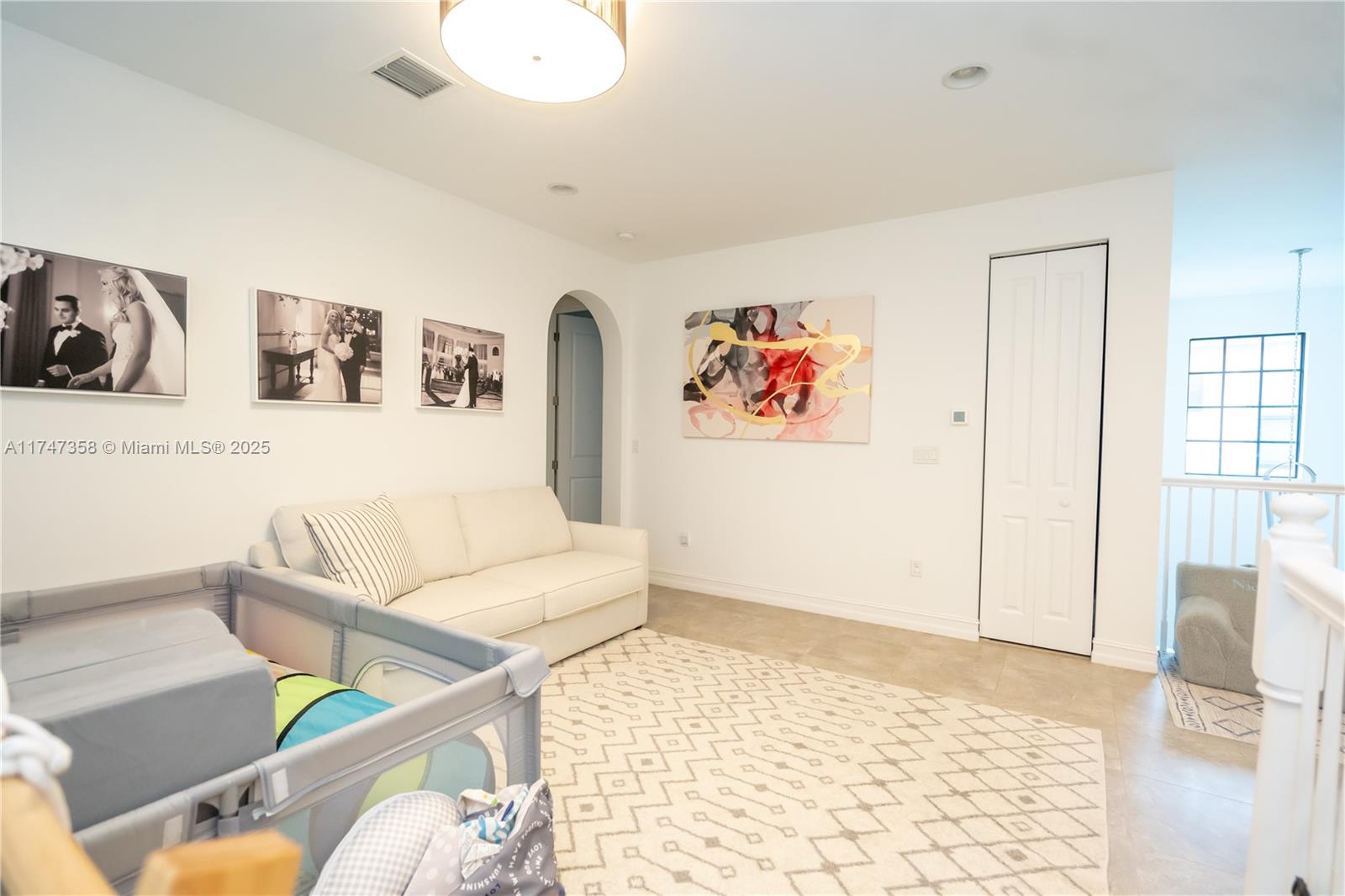 PEMBROKE LAKES SOUTH - Residential Lease