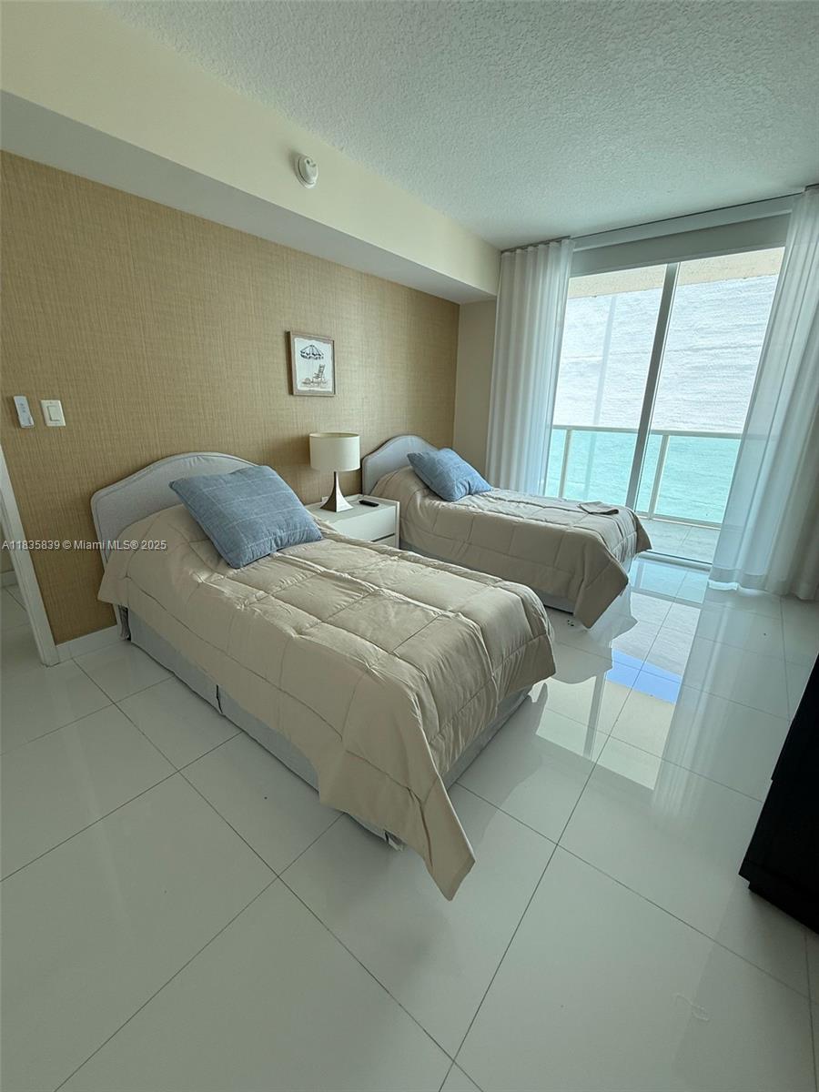 ST TROPEZ ON THE BAY 1 CO - Residential