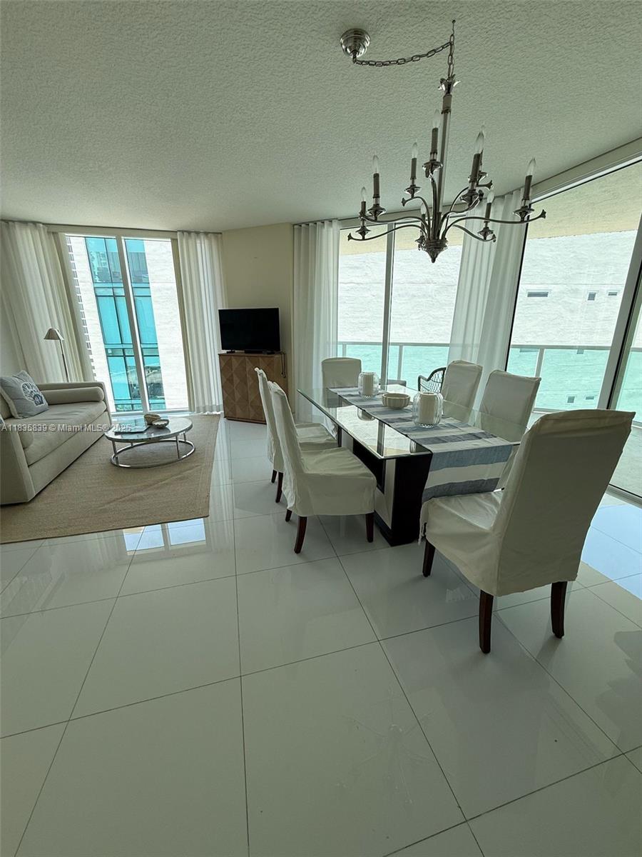 ST TROPEZ ON THE BAY 1 CO - Residential