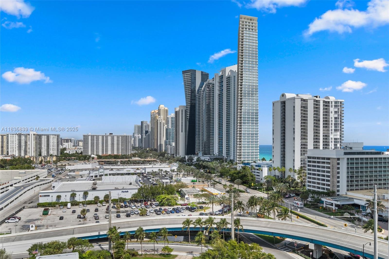 ST TROPEZ ON THE BAY 1 CO - Residential