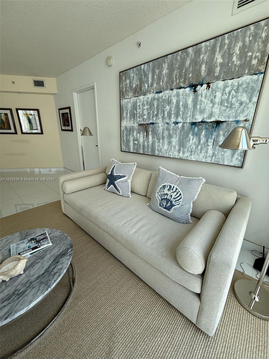 ST TROPEZ ON THE BAY 1 CO - Residential