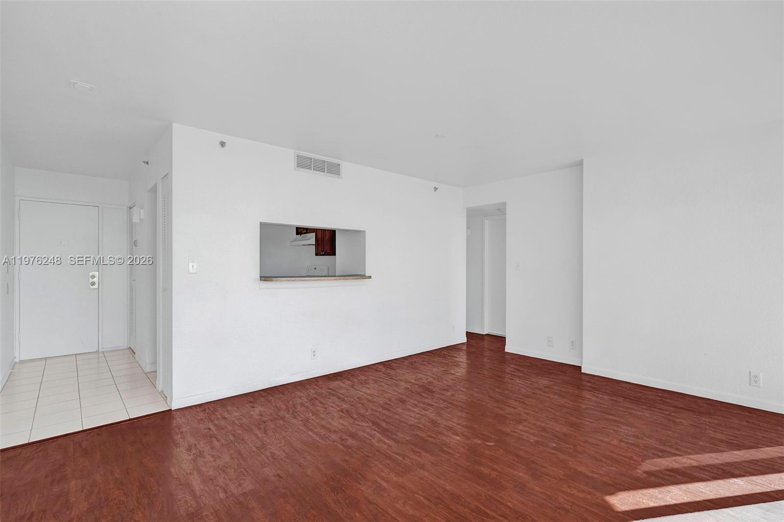 THE GRANDVIEW PALACE COND - Residential Lease