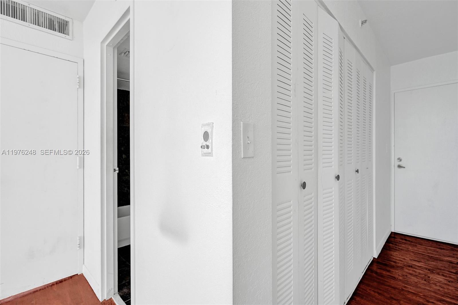 THE GRANDVIEW PALACE COND - Residential Lease