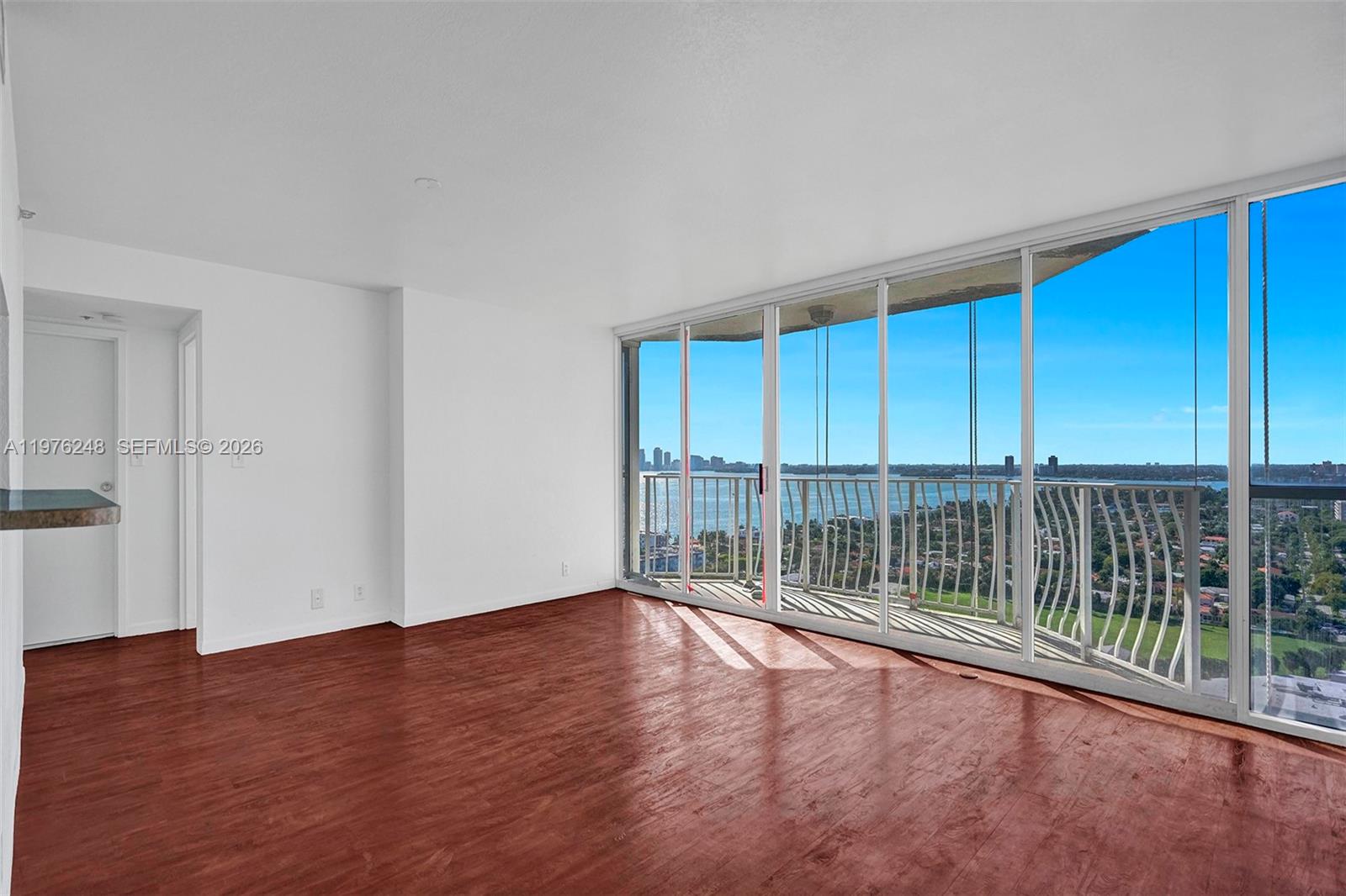 THE GRANDVIEW PALACE COND - Residential Lease