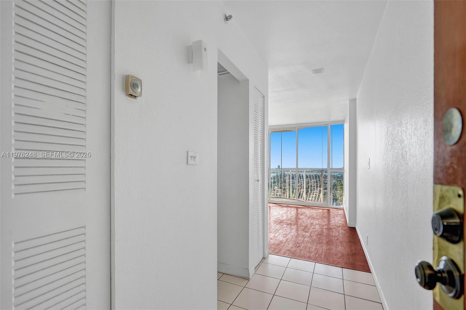 7601 E Treasure Dr 2205