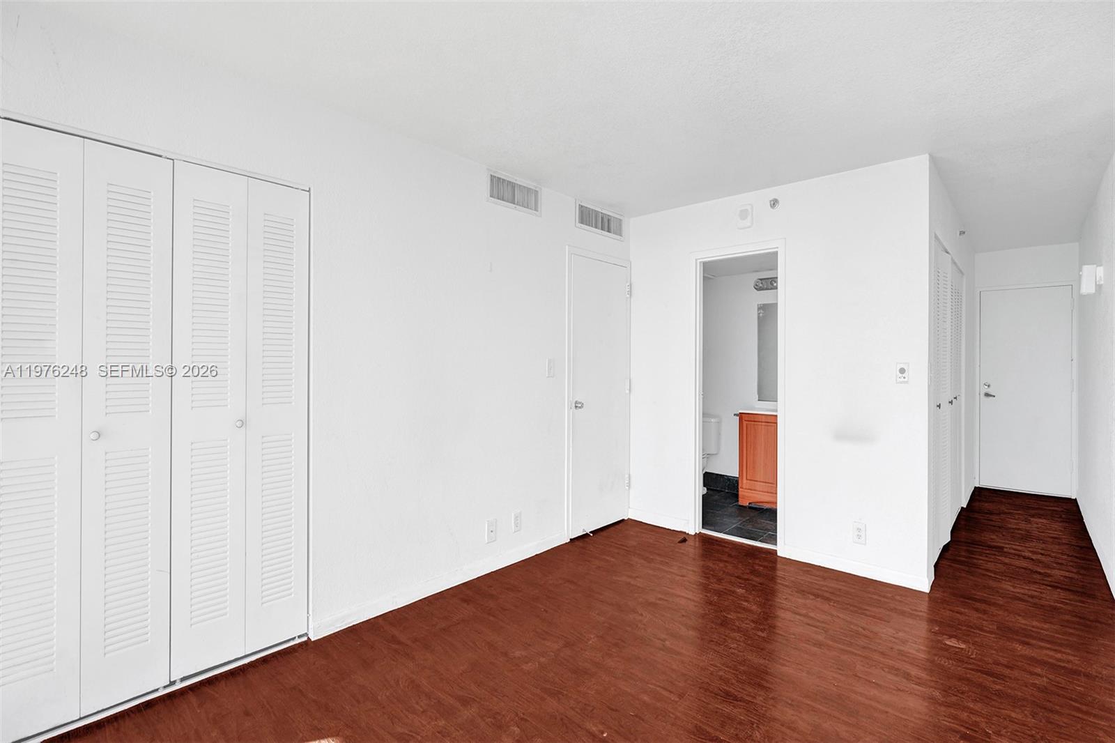 THE GRANDVIEW PALACE COND - Residential Lease