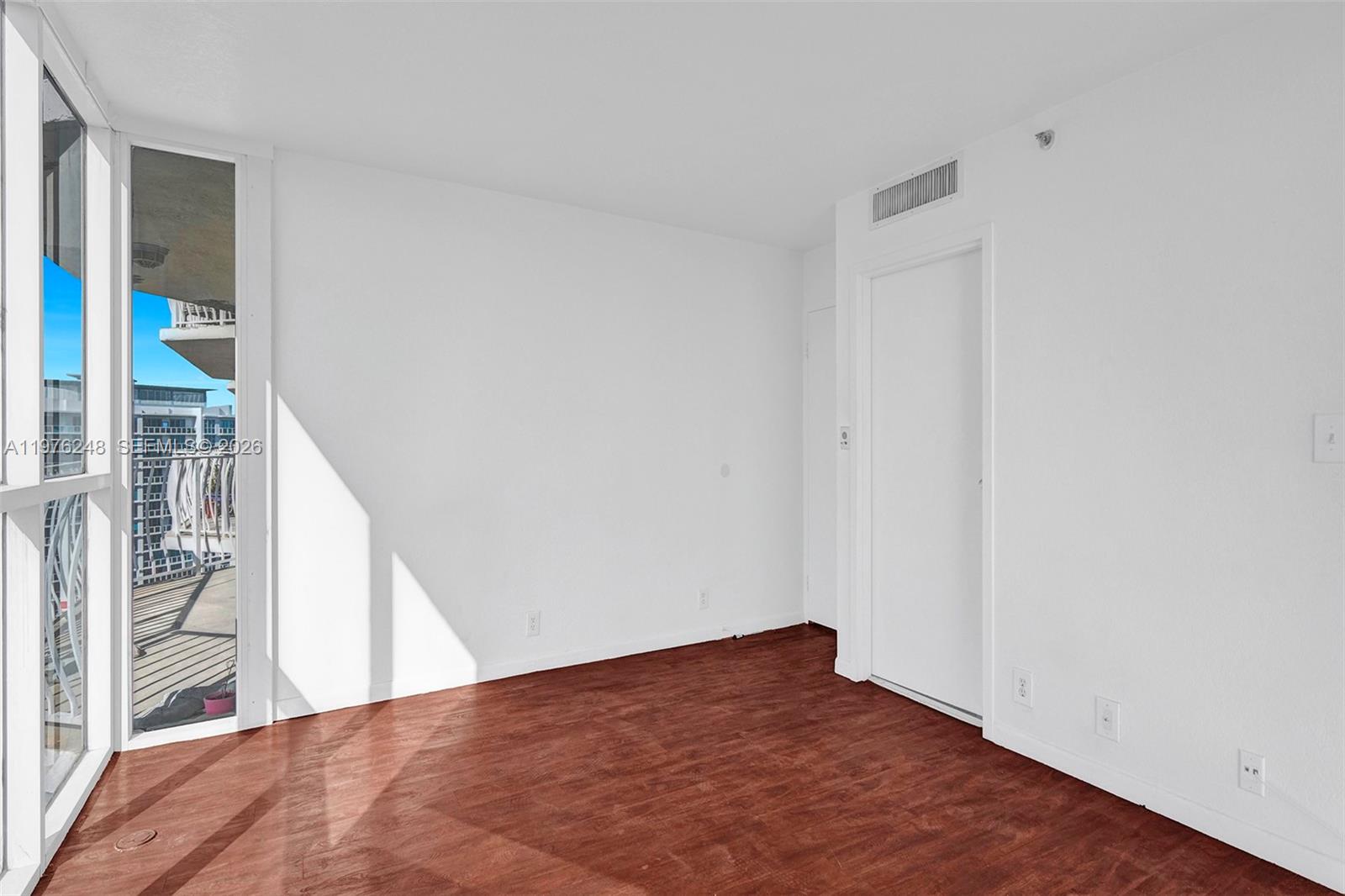 THE GRANDVIEW PALACE COND - Residential Lease