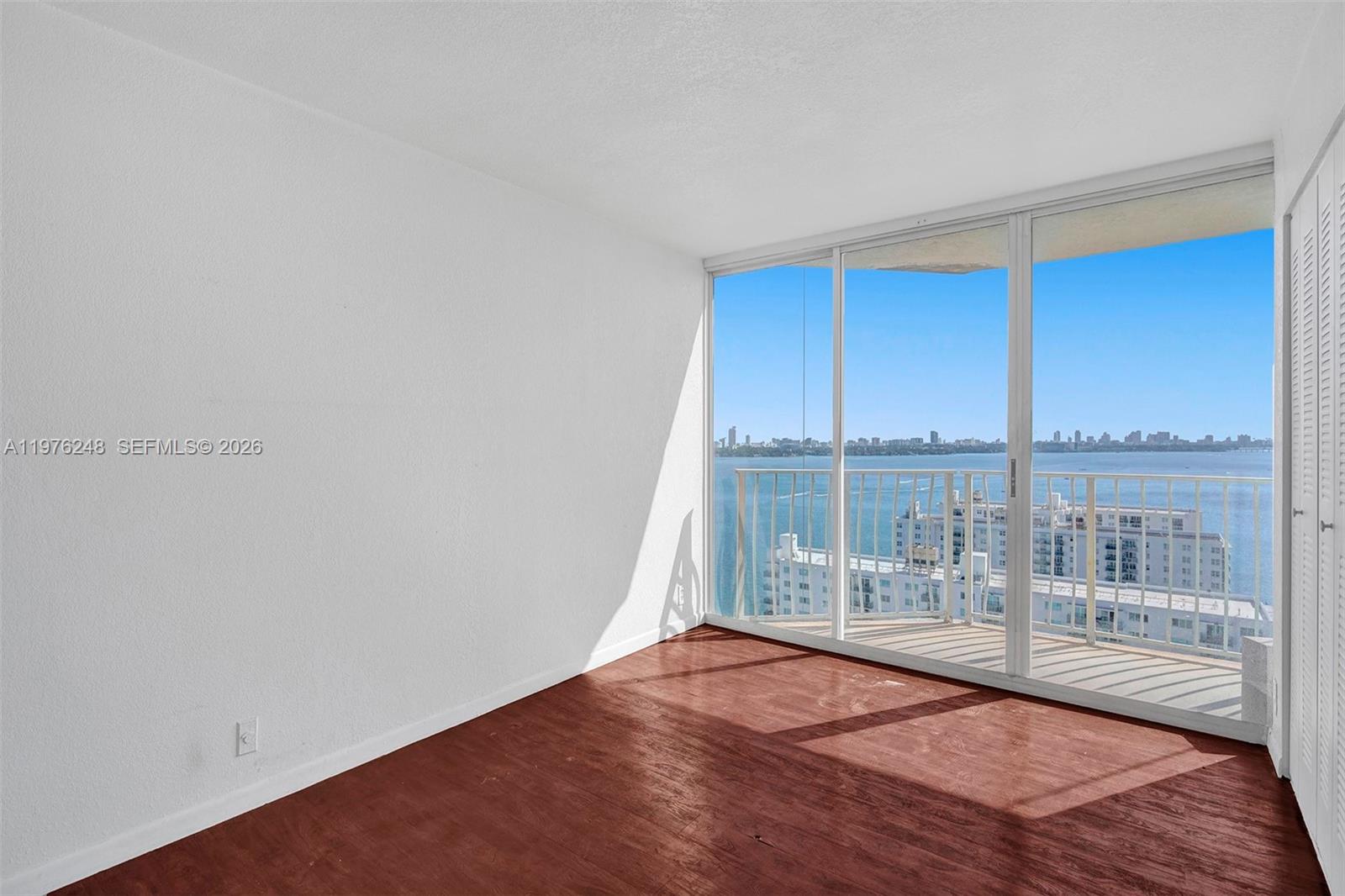 THE GRANDVIEW PALACE COND - Residential Lease