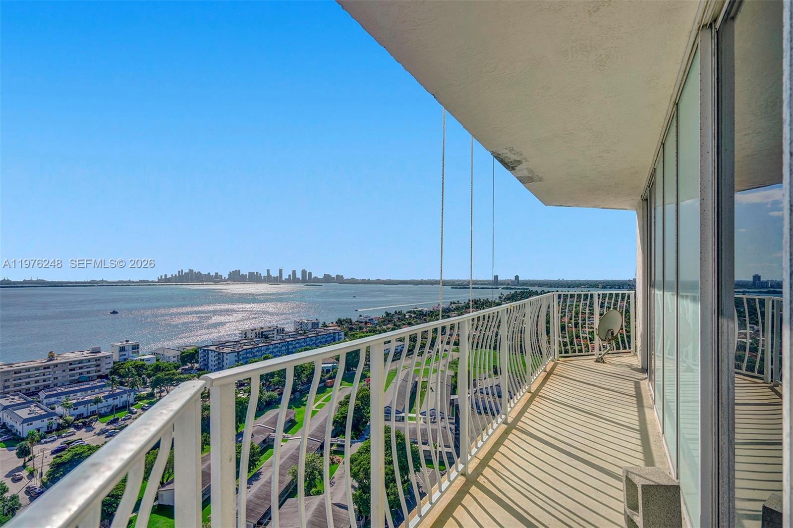 THE GRANDVIEW PALACE COND - Residential Lease