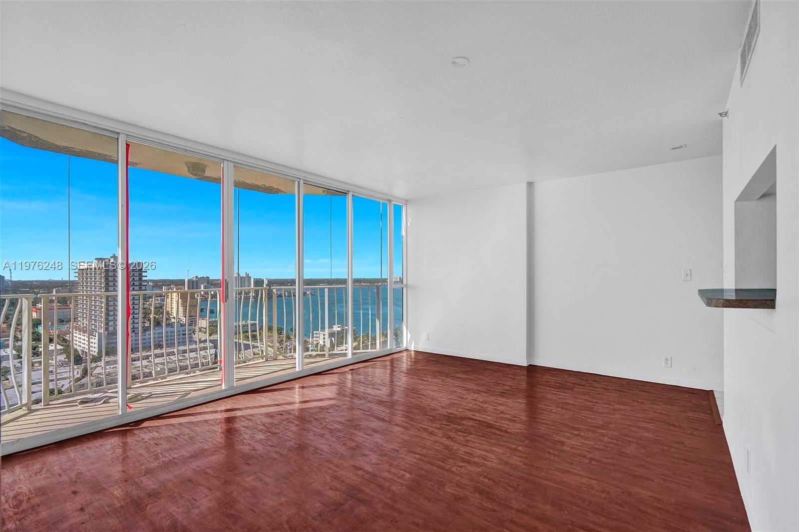 THE GRANDVIEW PALACE COND - Residential Lease