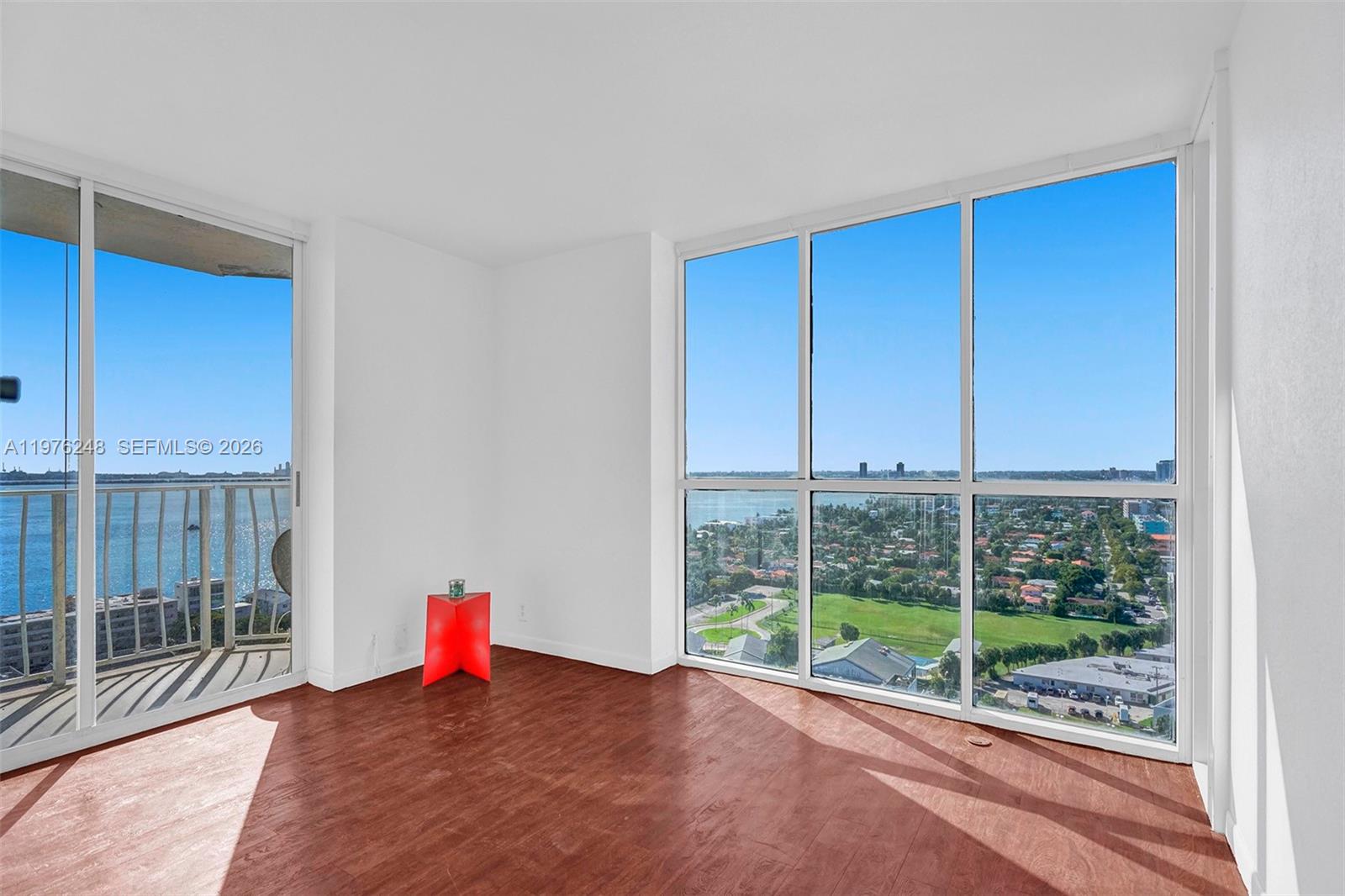 THE GRANDVIEW PALACE COND - Residential Lease