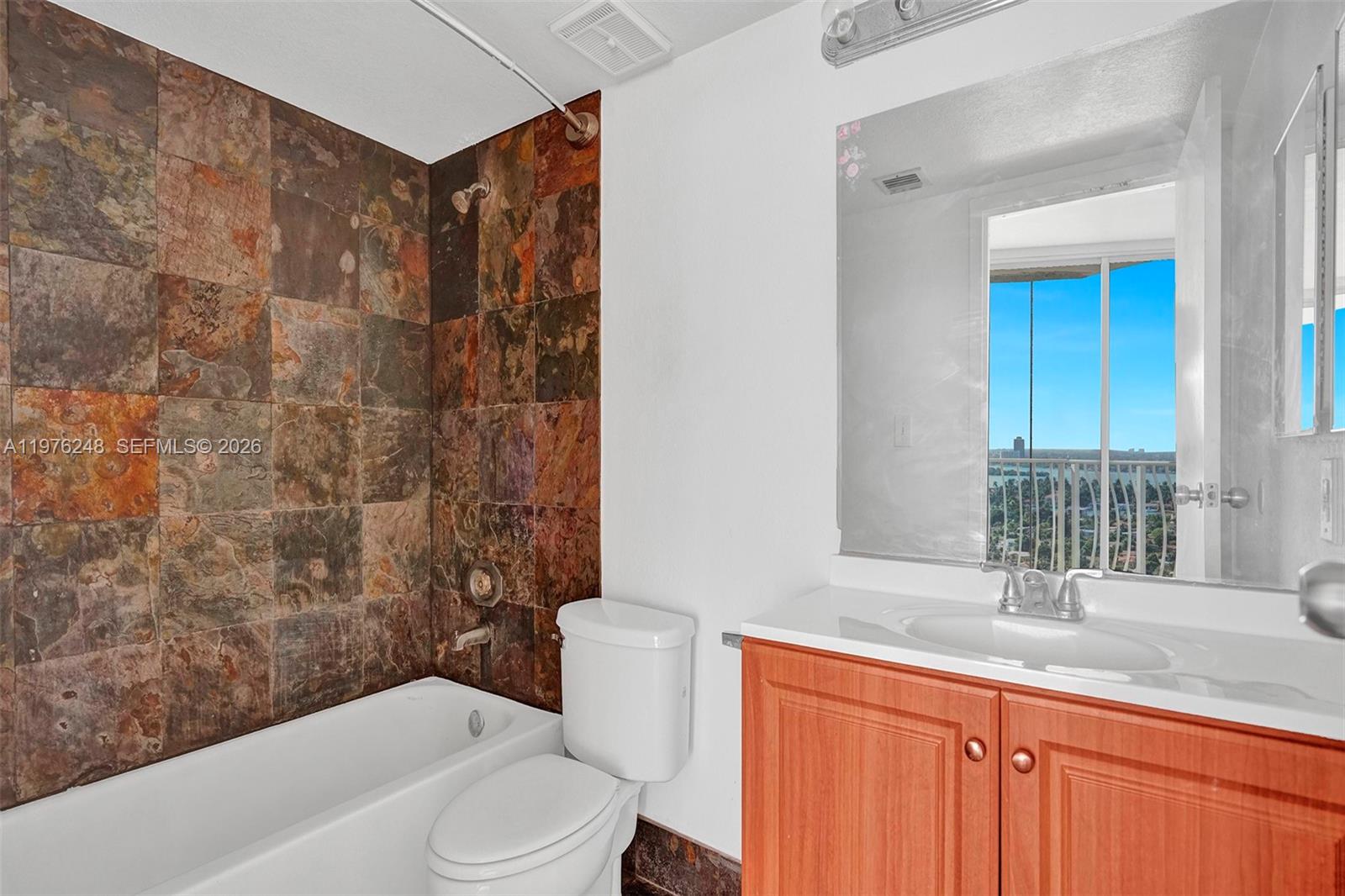 THE GRANDVIEW PALACE COND - Residential Lease