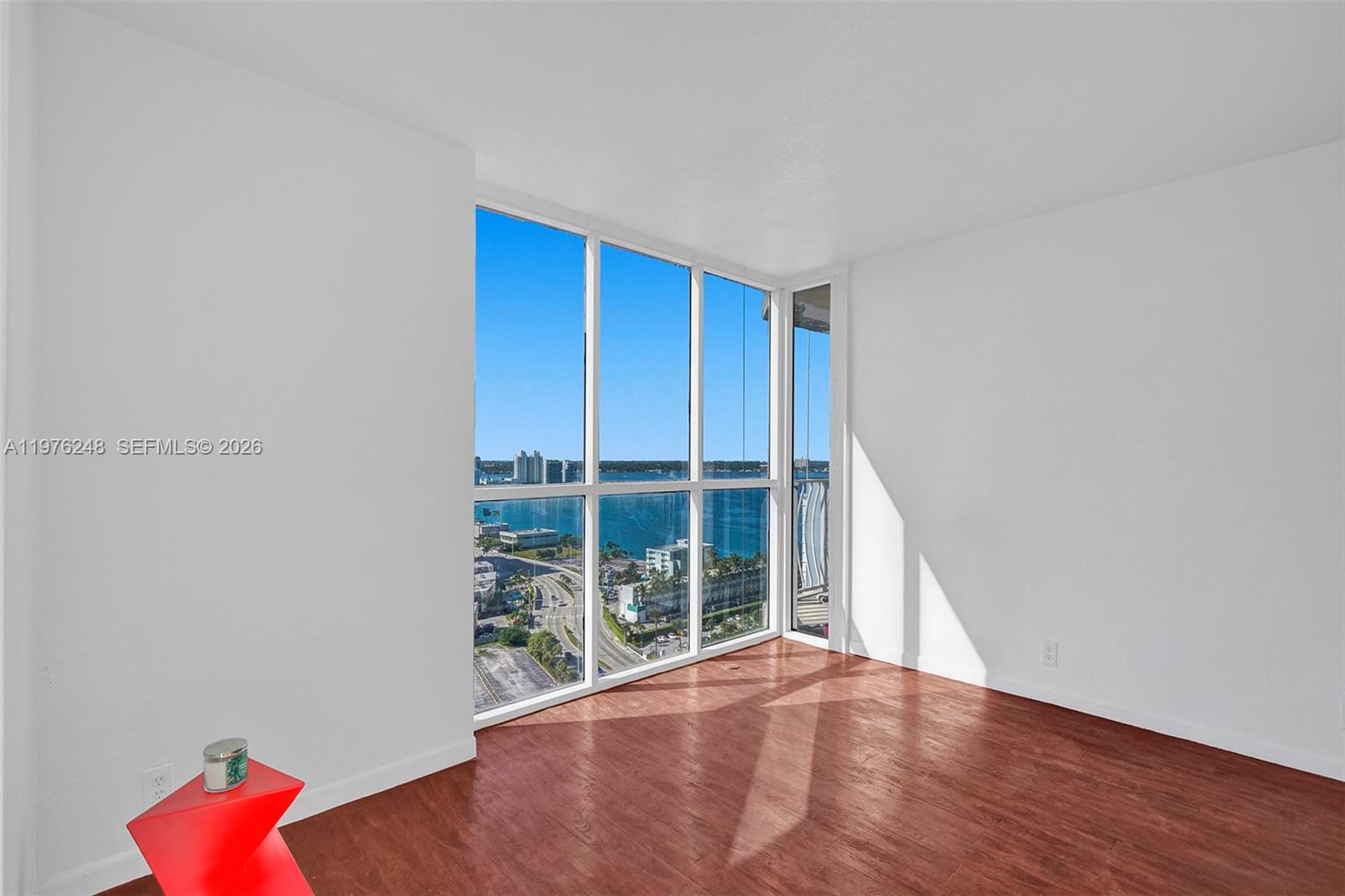 THE GRANDVIEW PALACE COND - Residential Lease