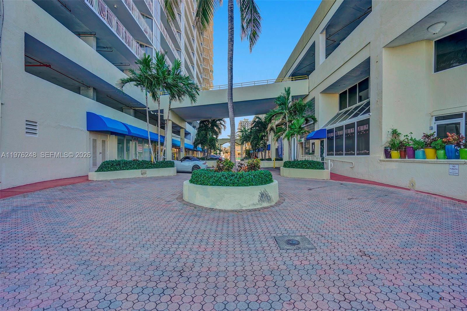 THE GRANDVIEW PALACE COND - Residential Lease