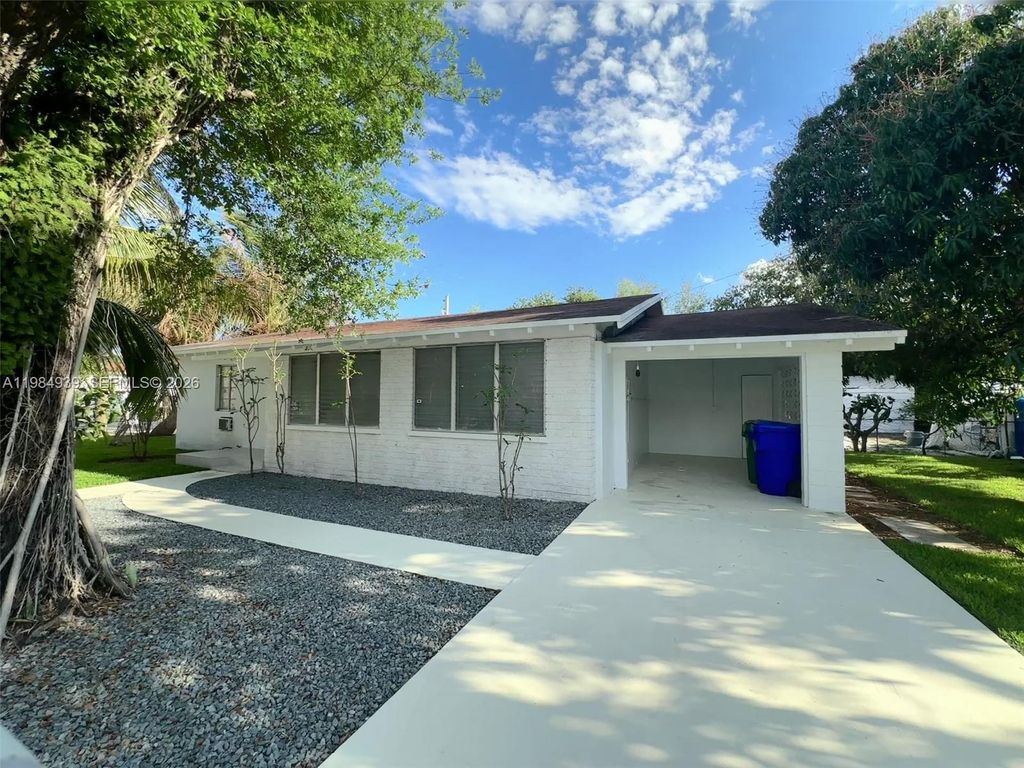 Photo of 2400 NW 15th St, Miami, FL 33125 (MLS # A11984939)