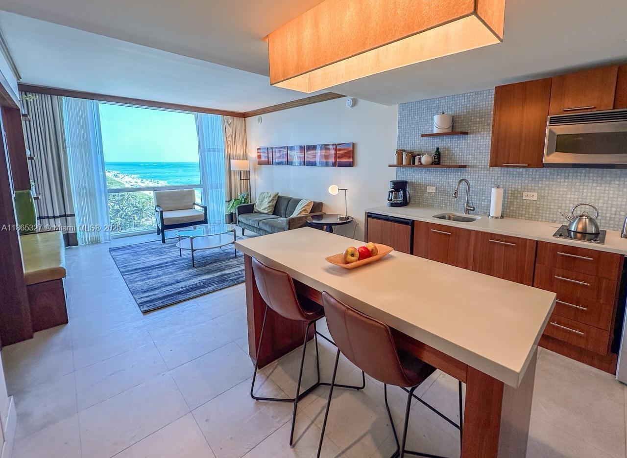 6801 Collins Ave 815