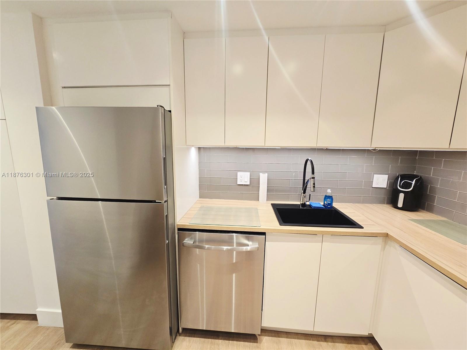 SOUTH BAY CLUB CONDO - Residential Lease