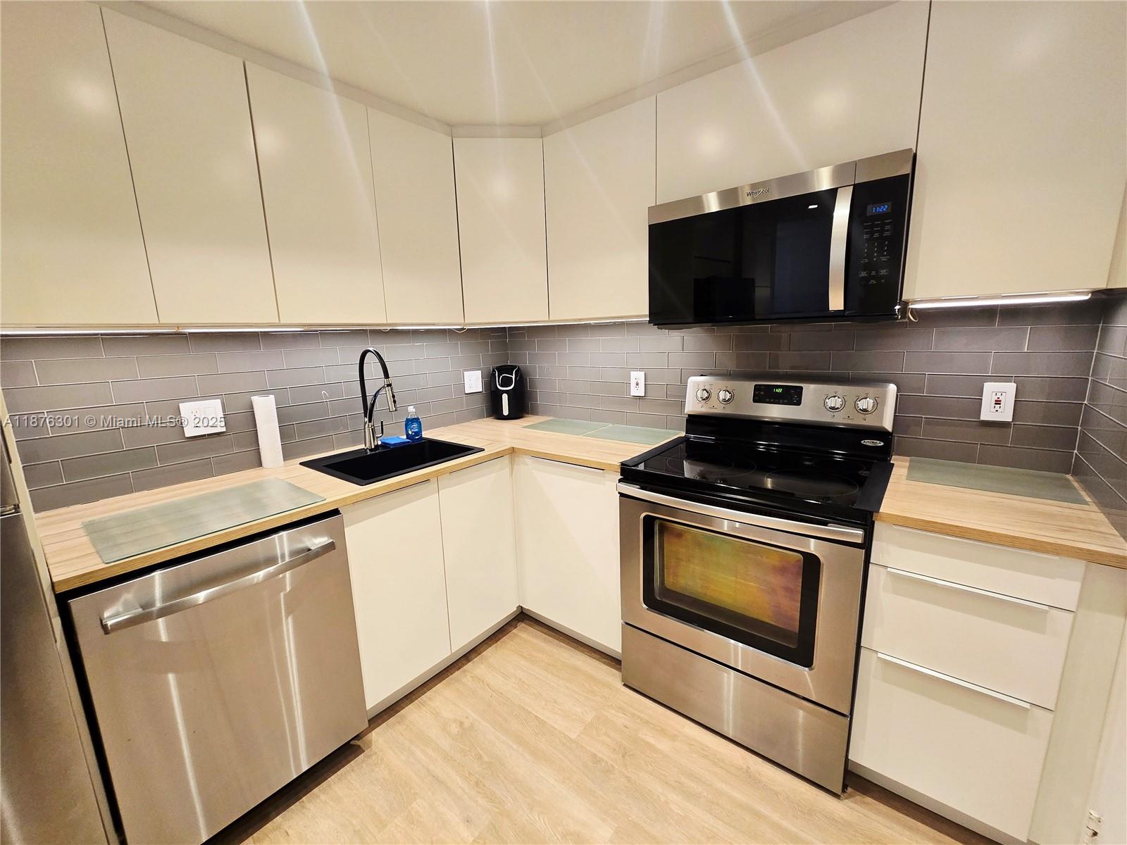SOUTH BAY CLUB CONDO - Residential Lease