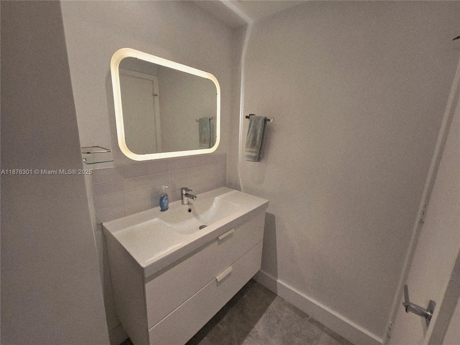 SOUTH BAY CLUB CONDO - Residential Lease