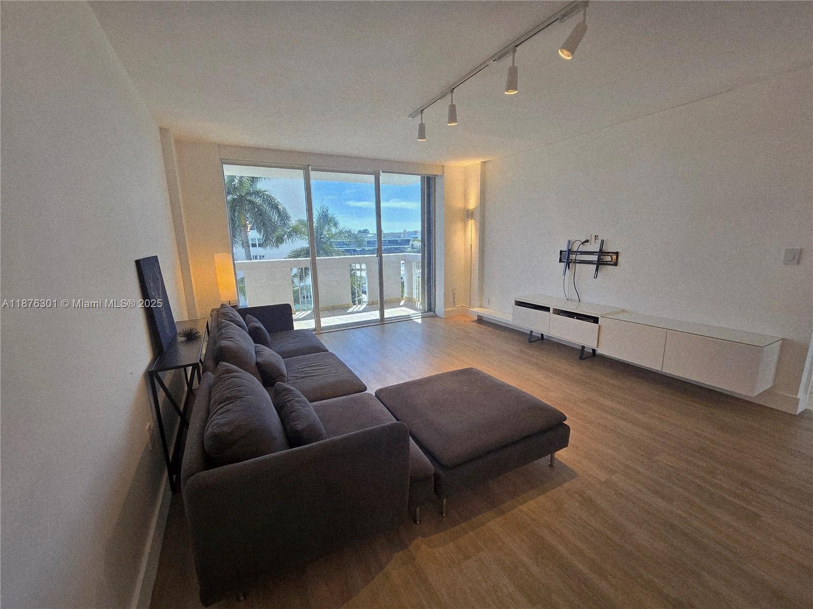 SOUTH BAY CLUB CONDO - Residential Lease