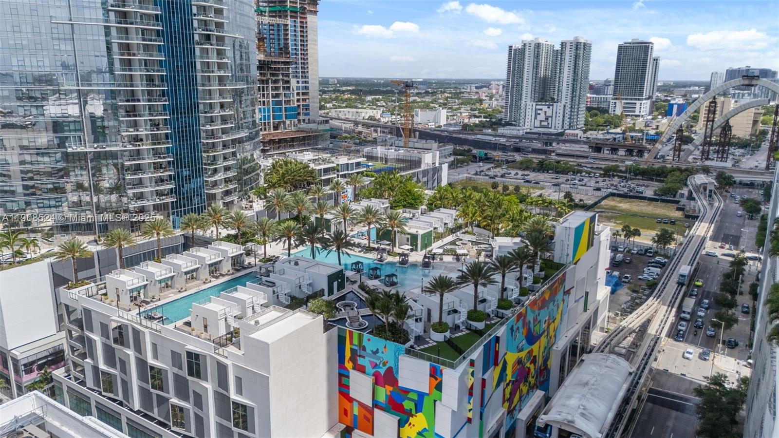PARAMOUNT MIAMI WORLDCENT - Residential Lease