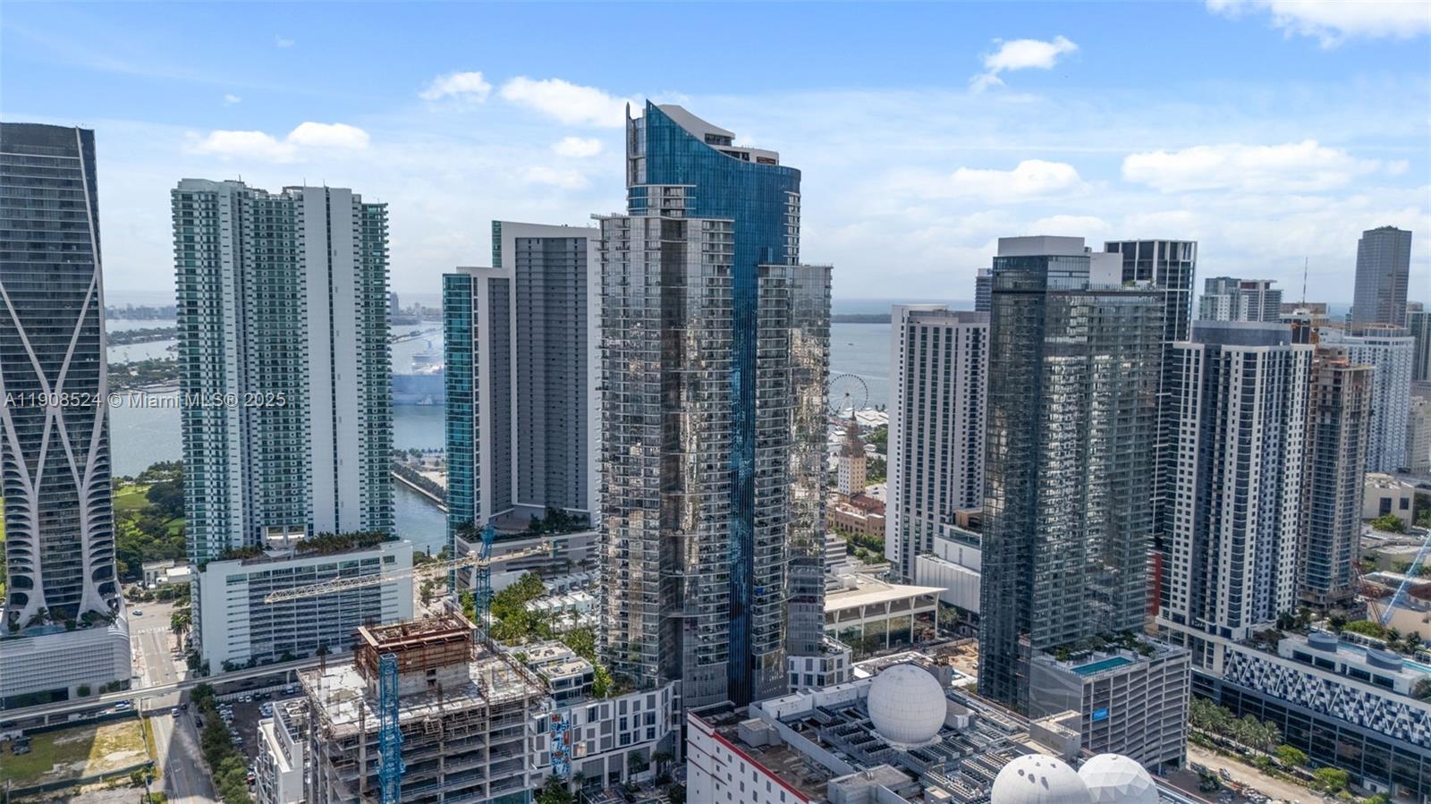PARAMOUNT MIAMI WORLDCENT - Residential Lease