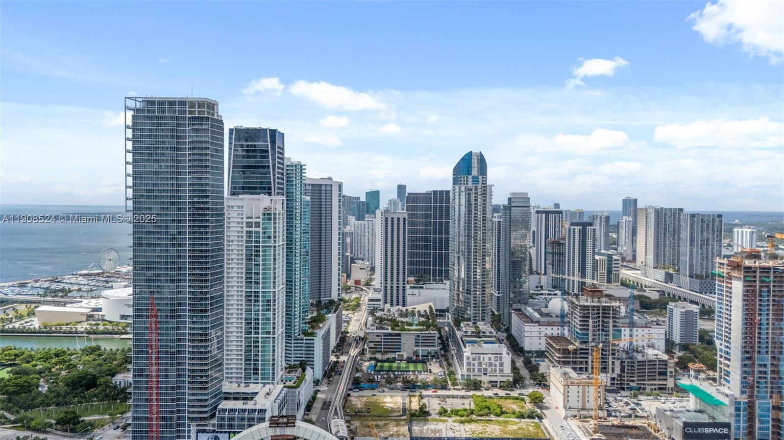 PARAMOUNT MIAMI WORLDCENT - Residential Lease