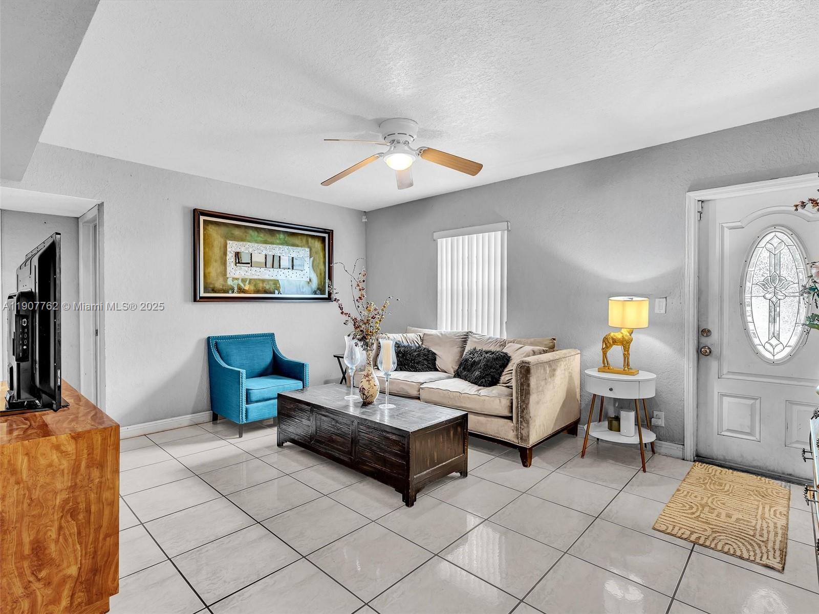 LAUDERDALE MANORS ADD - Residential