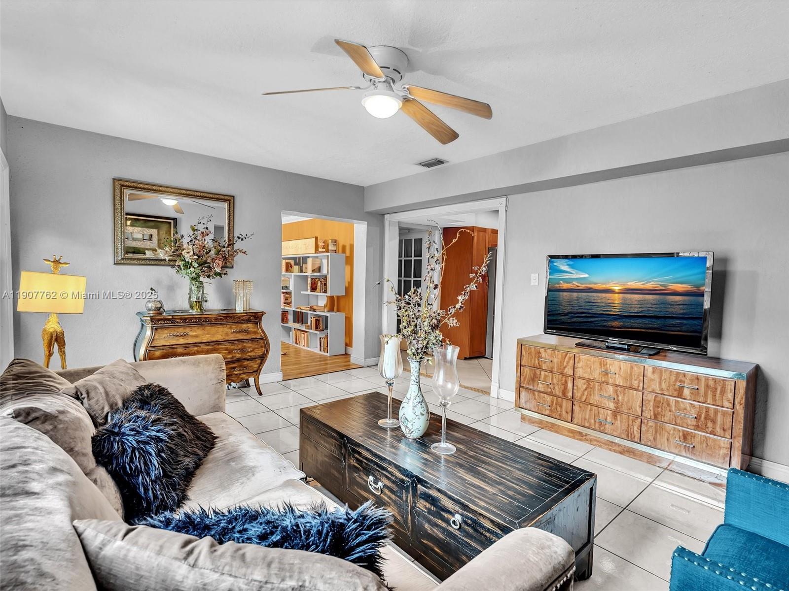 LAUDERDALE MANORS ADD - Residential