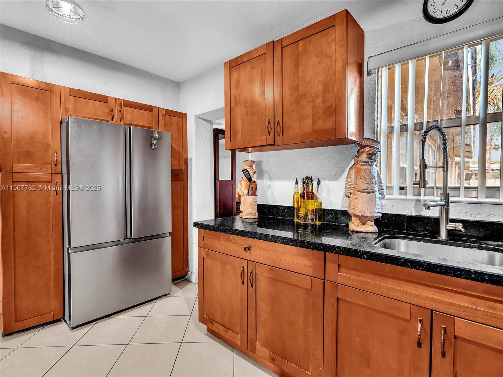 LAUDERDALE MANORS ADD - Residential