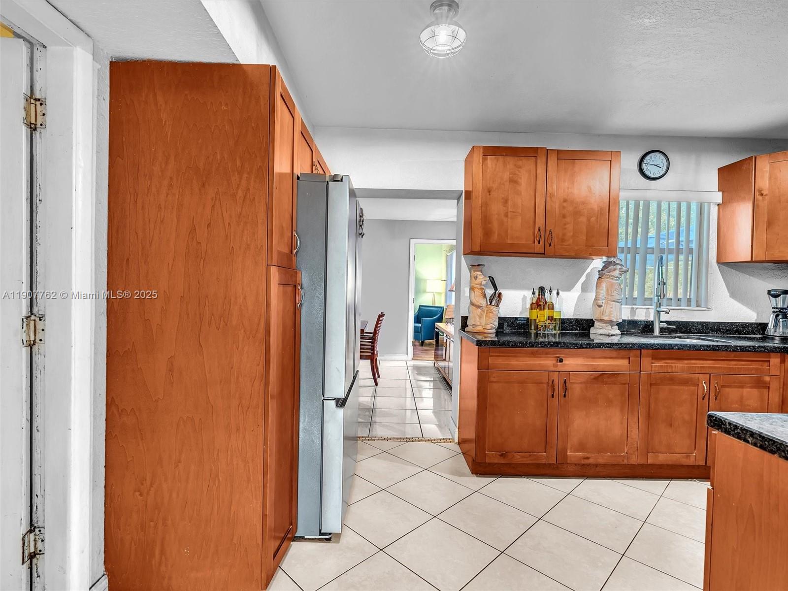 LAUDERDALE MANORS ADD - Residential