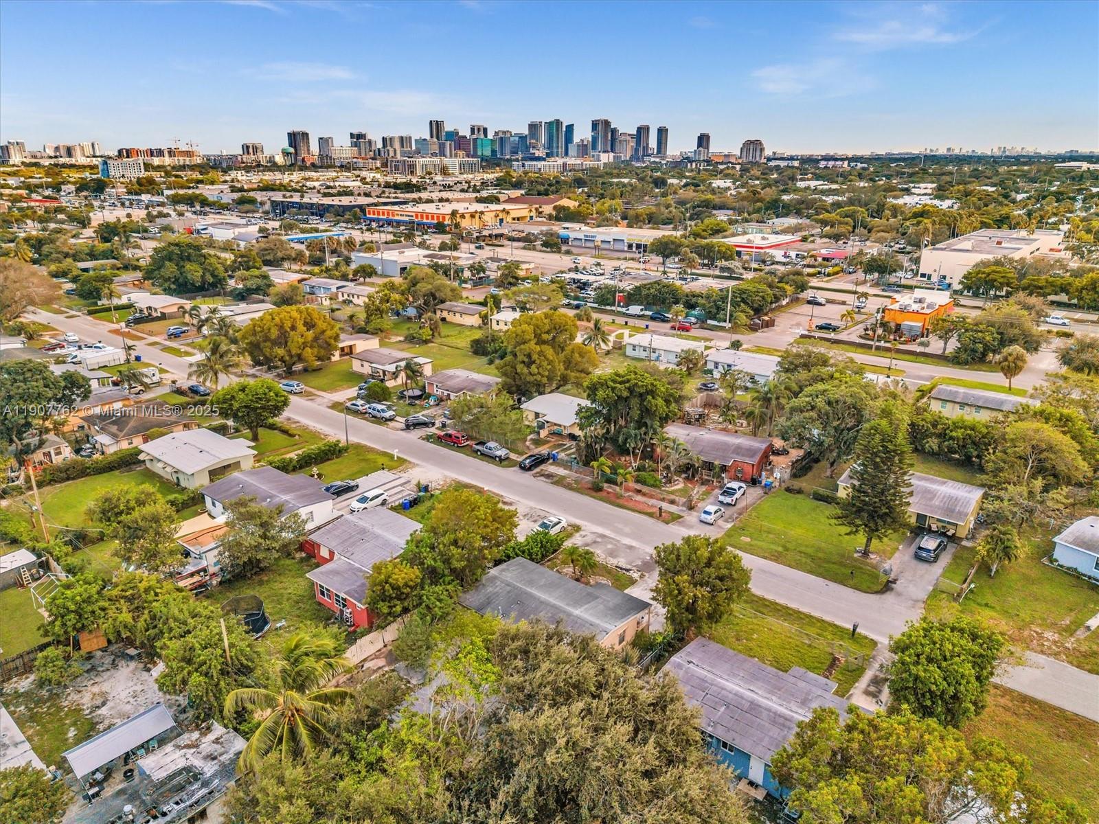 LAUDERDALE MANORS ADD - Residential