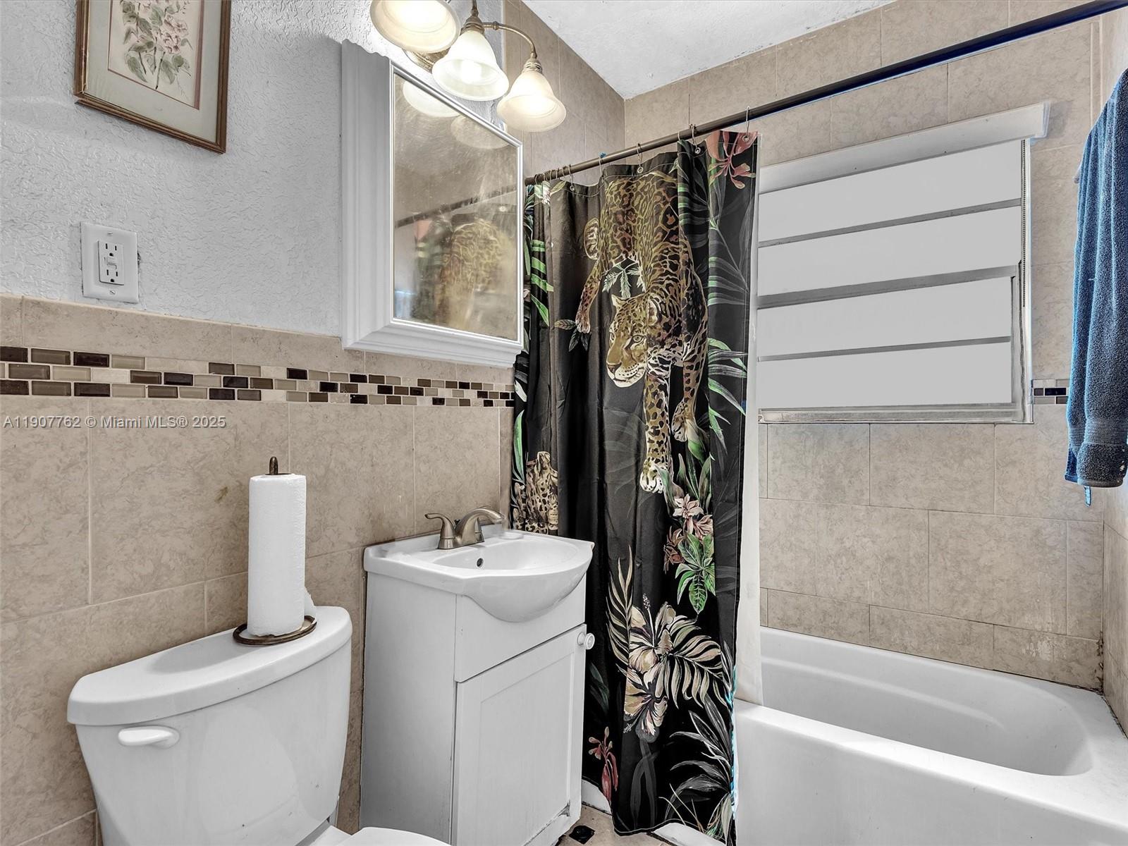 LAUDERDALE MANORS ADD - Residential