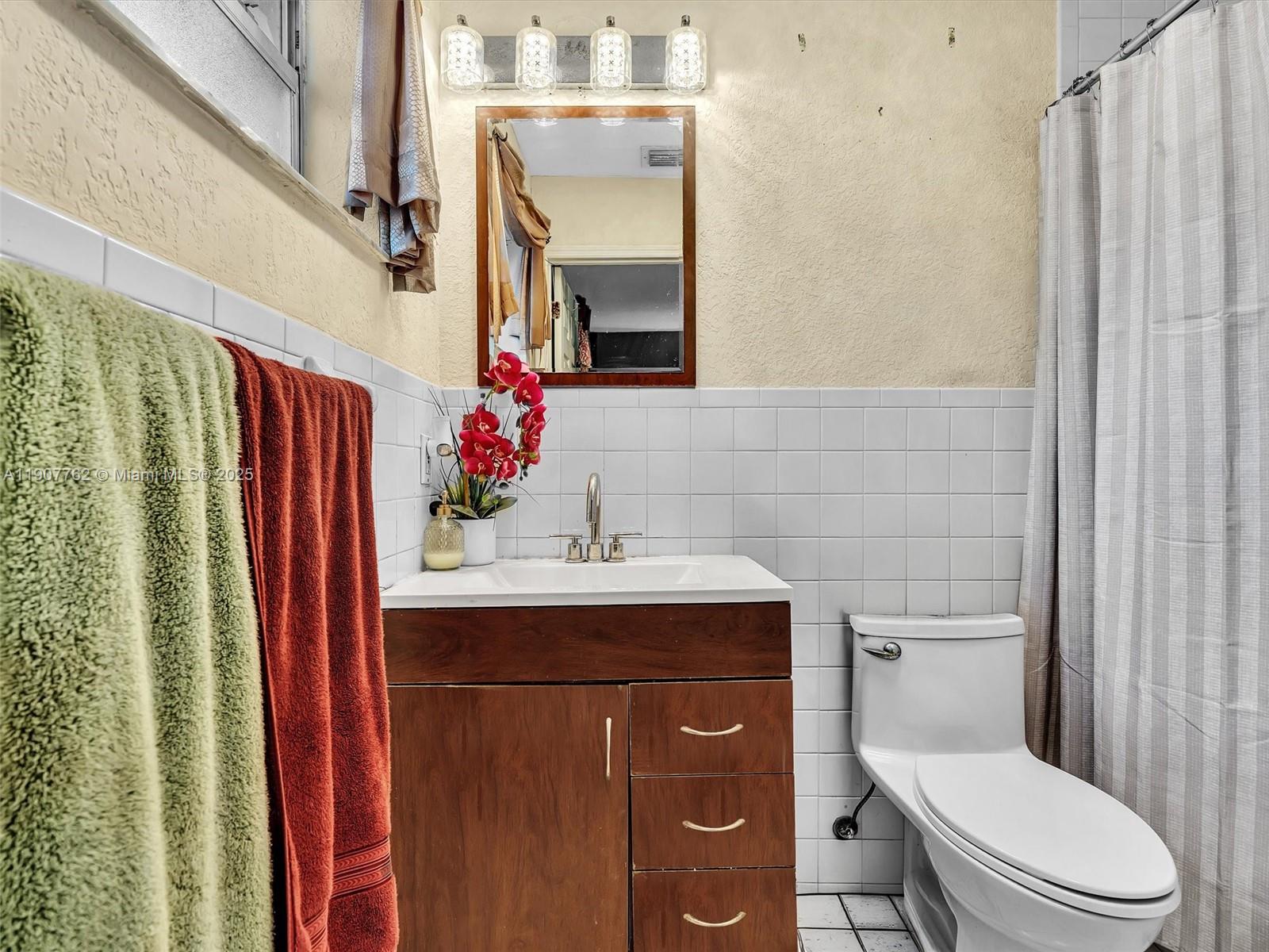 LAUDERDALE MANORS ADD - Residential