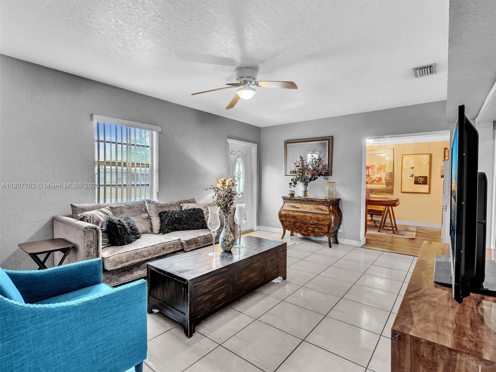 LAUDERDALE MANORS ADD - Residential