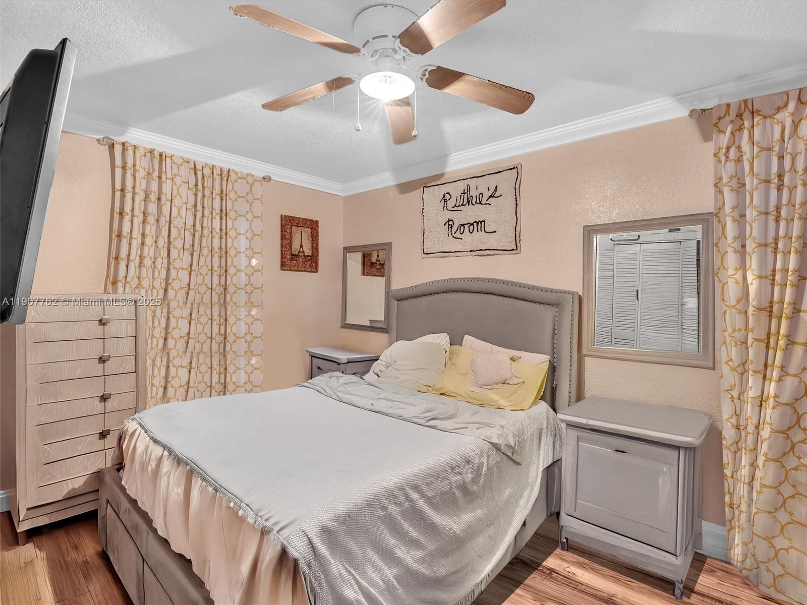 LAUDERDALE MANORS ADD - Residential