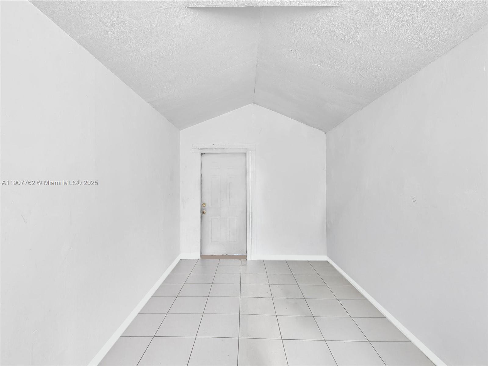 LAUDERDALE MANORS ADD - Residential