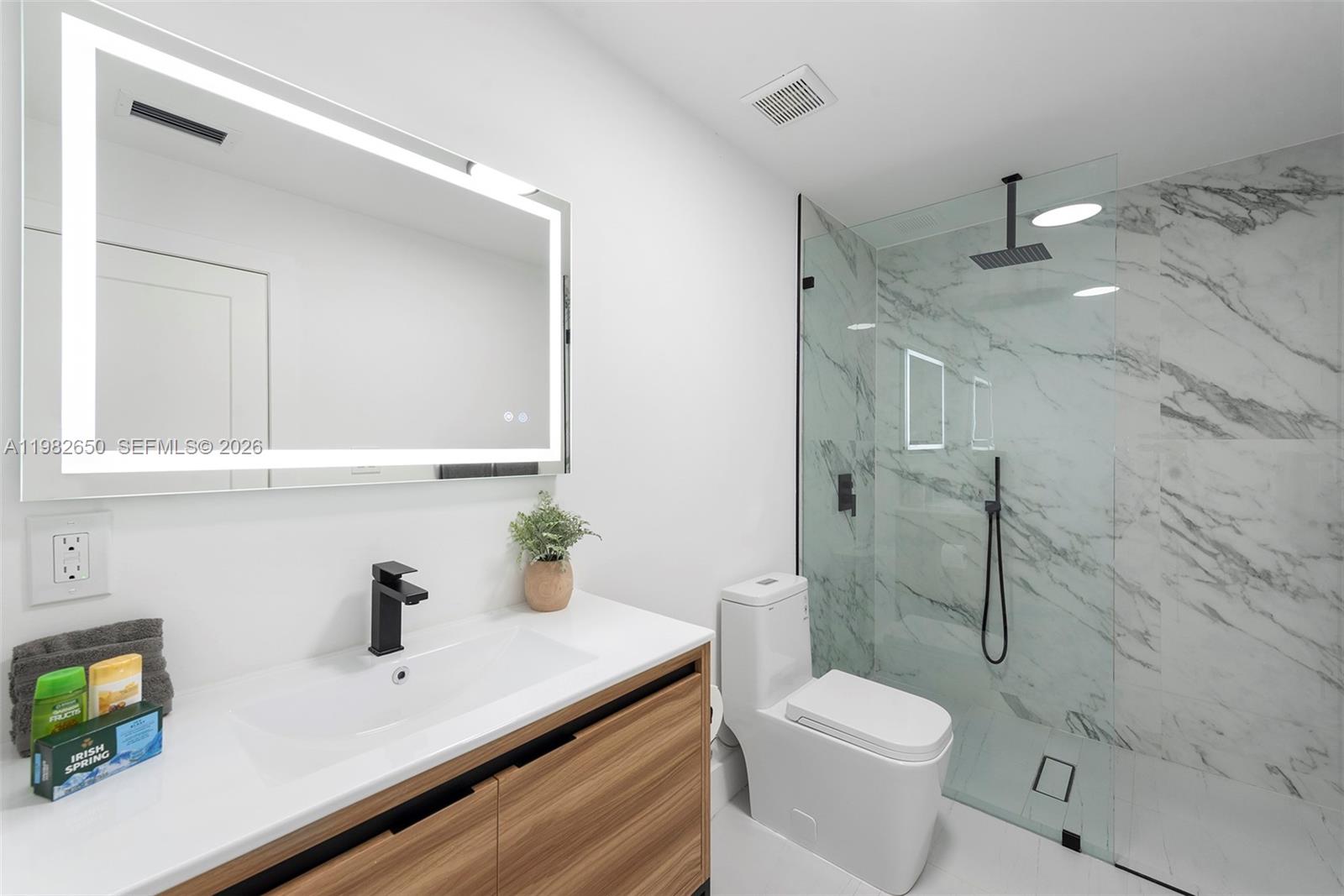 DAVIS ADDN TO BISC PARK V - Residential