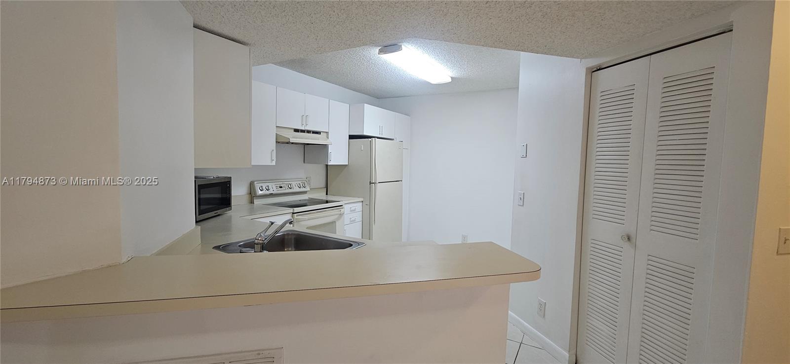 EDGEWATER CONDO - Residential Lease