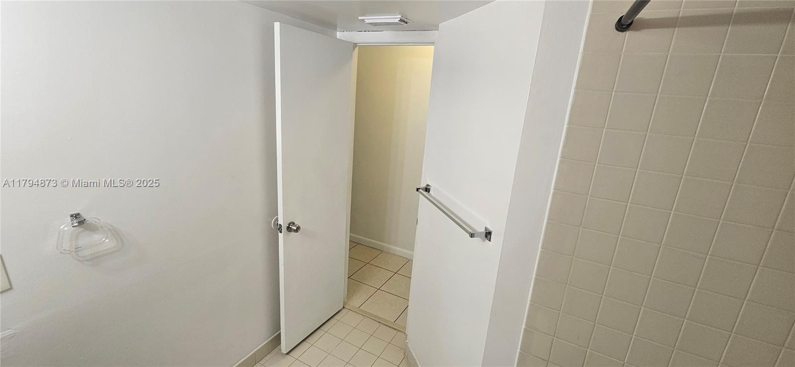 EDGEWATER CONDO - Residential Lease