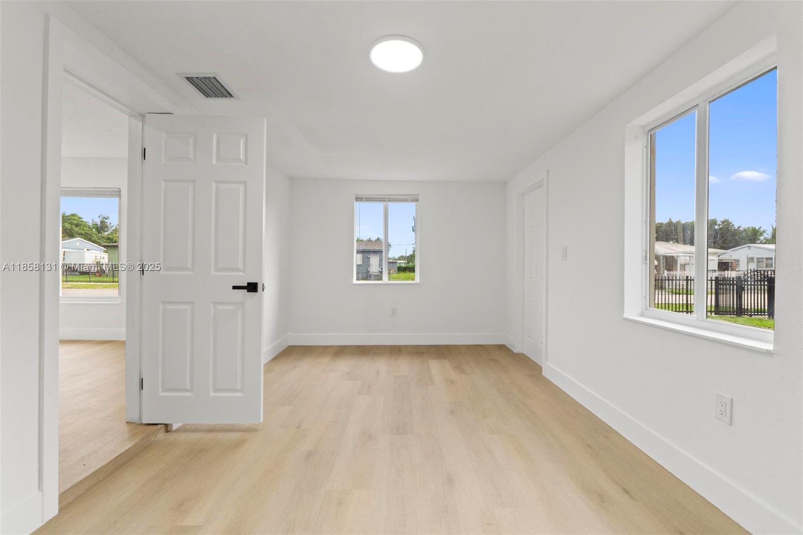 MARILYNDA - Residential