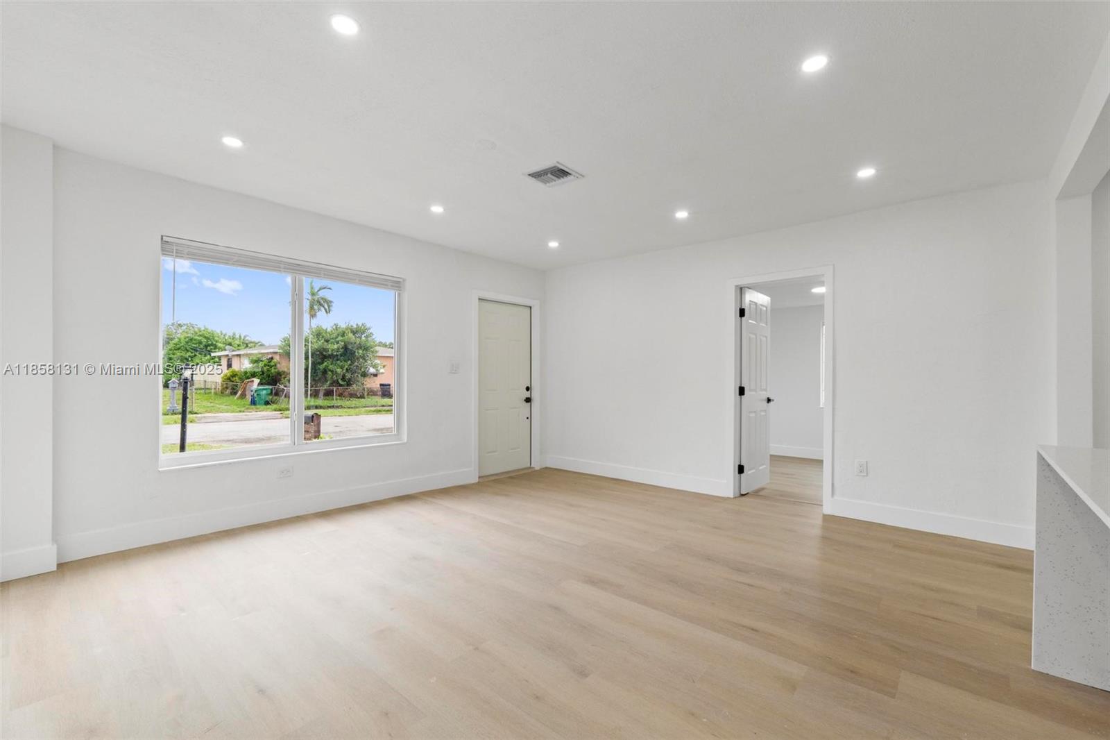 MARILYNDA - Residential