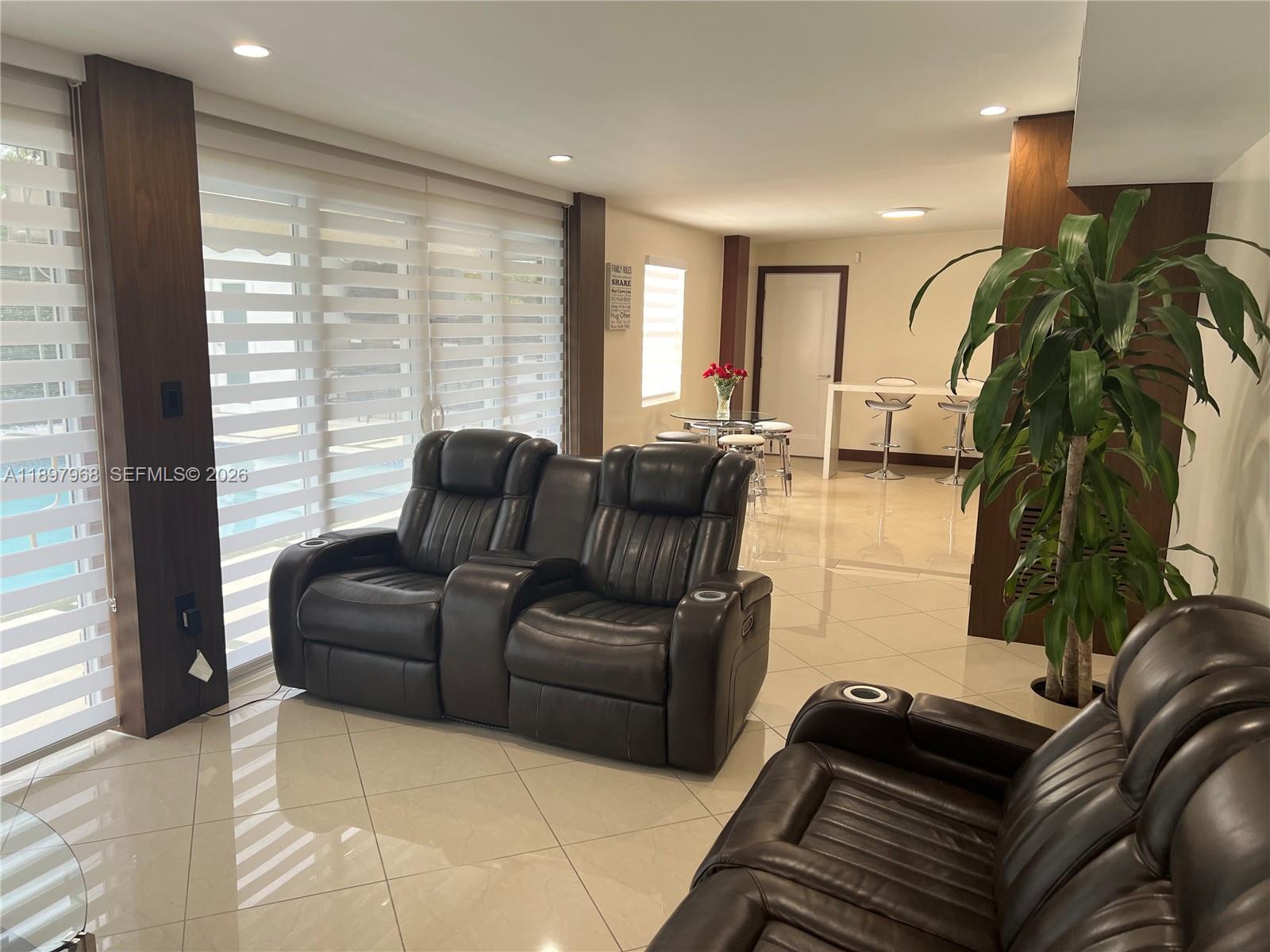 SOUTHERN ESTS 7TH ADDN SE - Residential