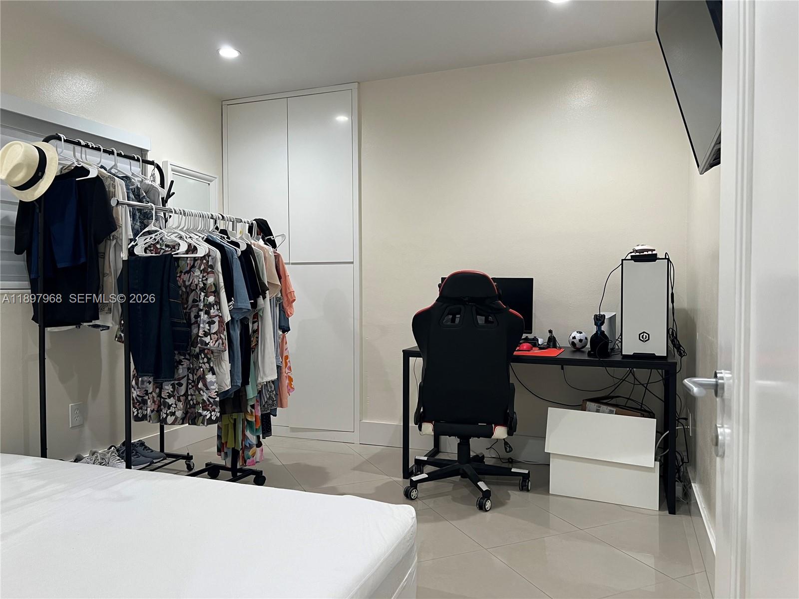 SOUTHERN ESTS 7TH ADDN SE - Residential