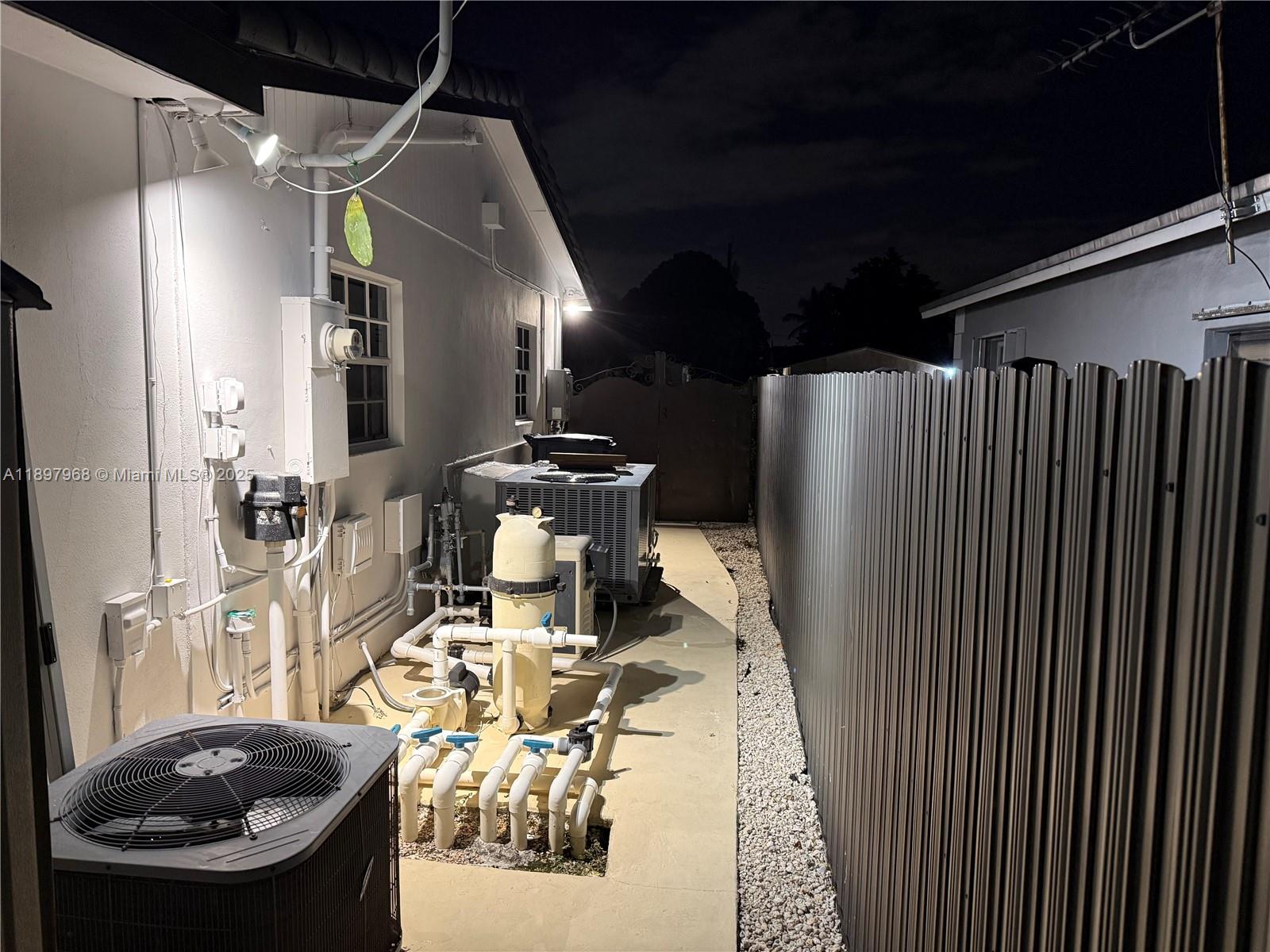 SOUTHERN ESTS 7TH ADDN SE - Residential