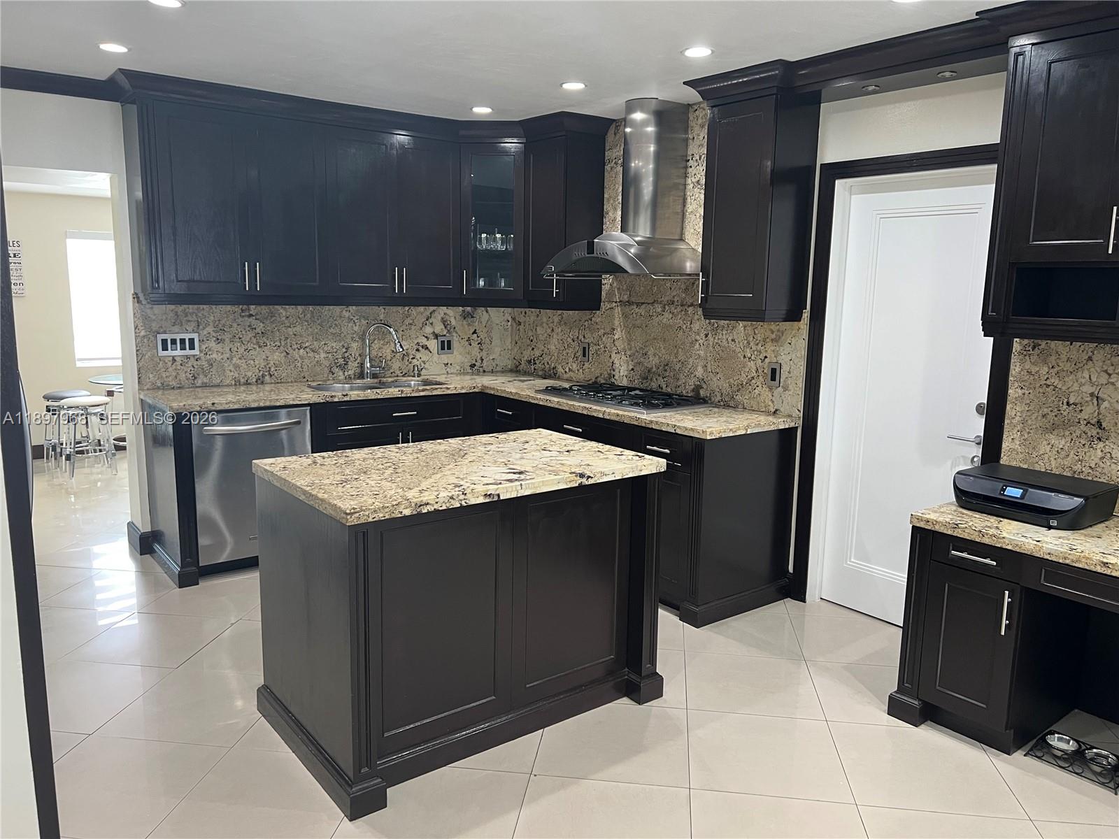 SOUTHERN ESTS 7TH ADDN SE - Residential