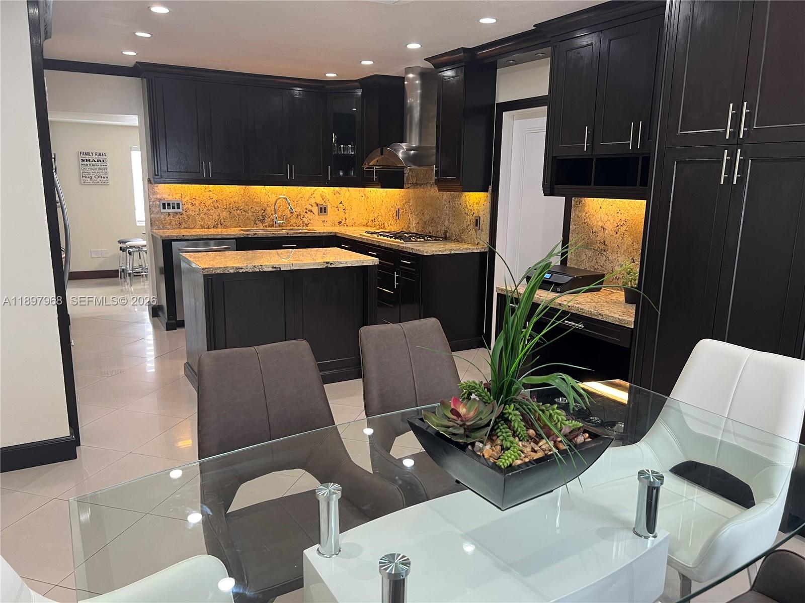 SOUTHERN ESTS 7TH ADDN SE - Residential