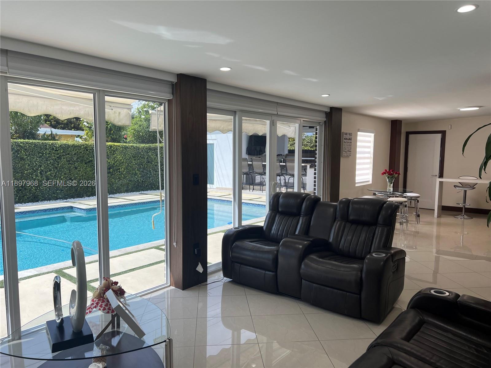 SOUTHERN ESTS 7TH ADDN SE - Residential